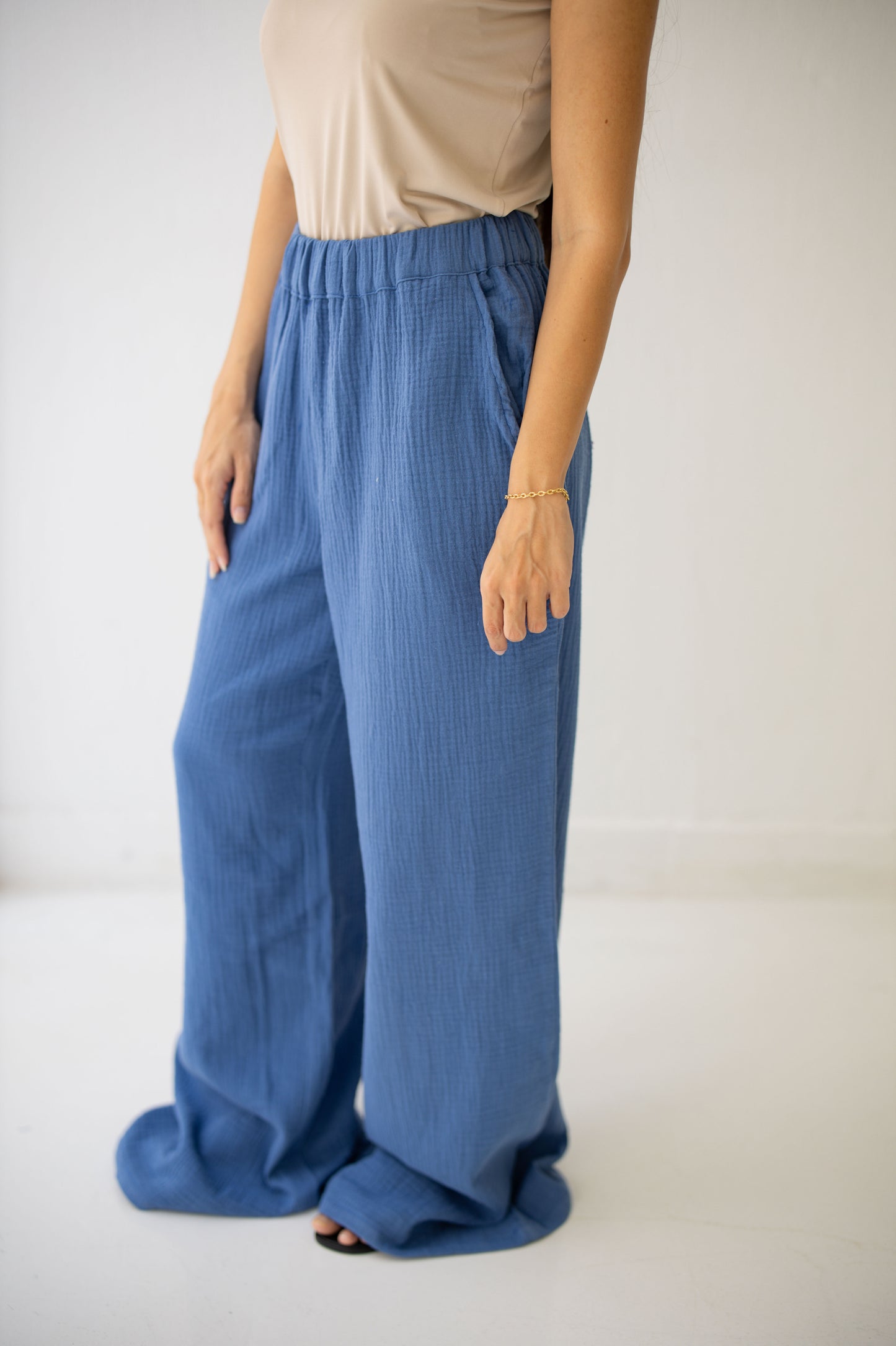 Cotton blue set with asymmetrical top