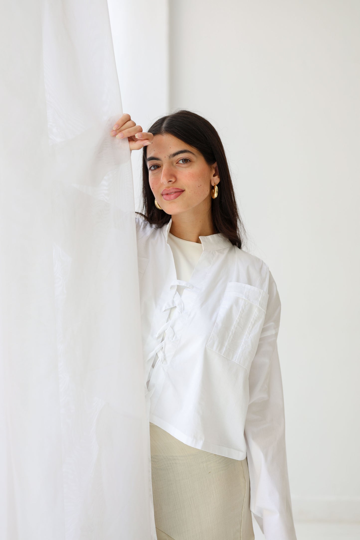 Poplin White shirt with tie detail