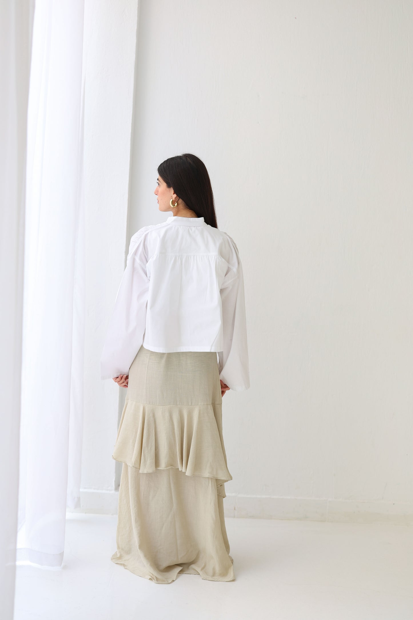 Crinkled ruffles skirt in Beige