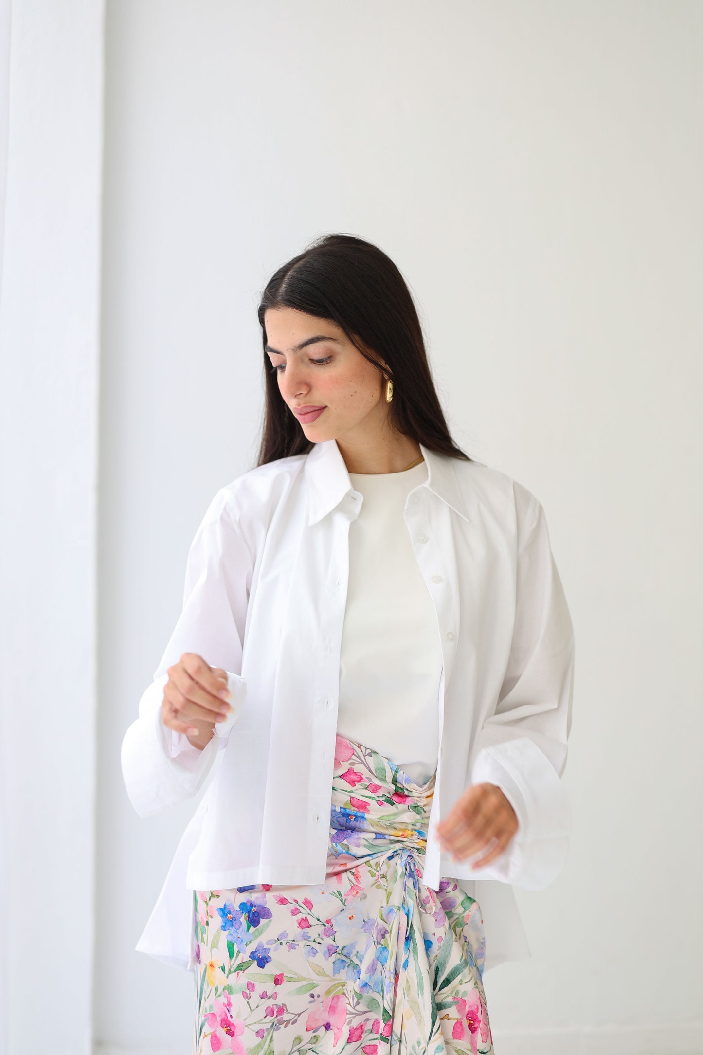 Round neck basic top in white