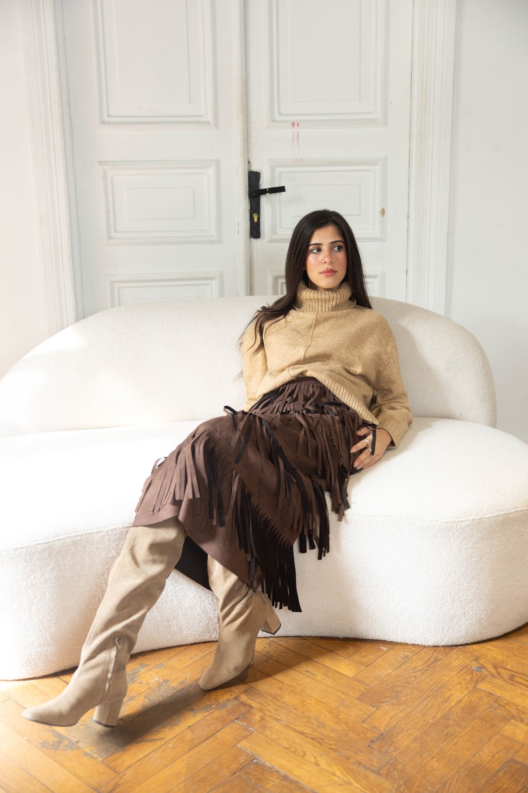 The fringe statement skirt in brown