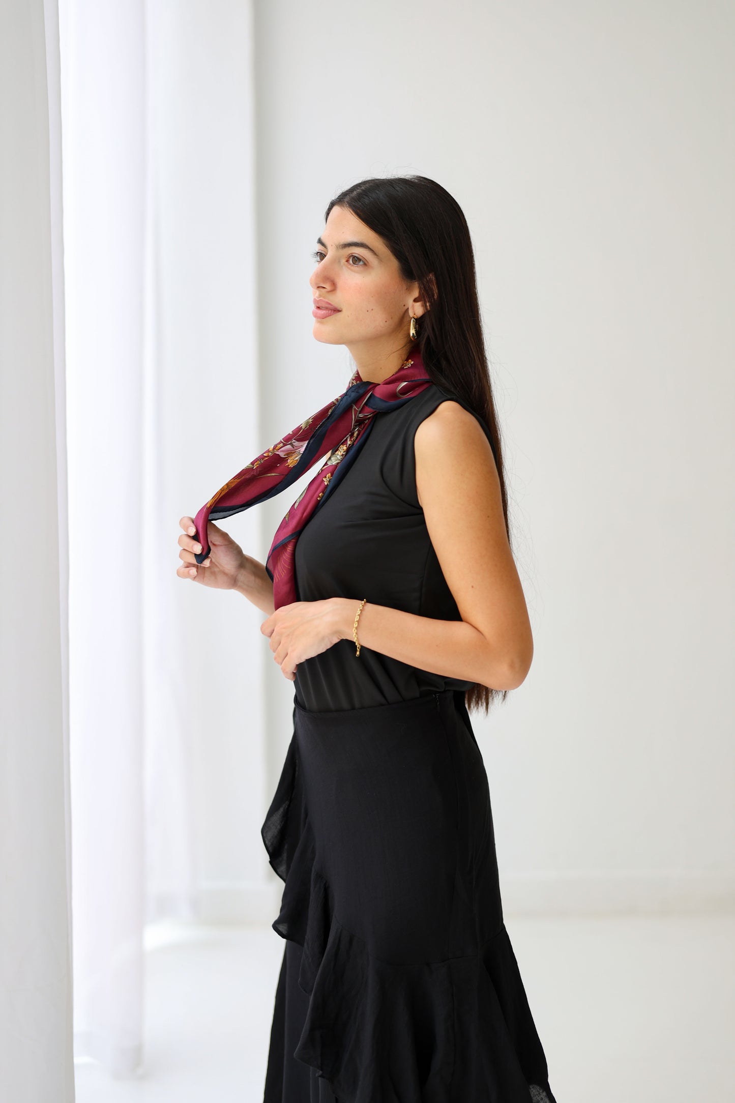 Crinkled ruffles skirt in Black