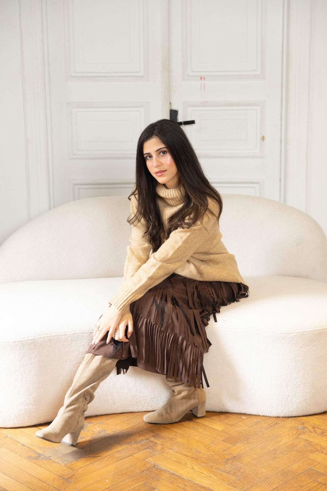 The fringe statement skirt in brown